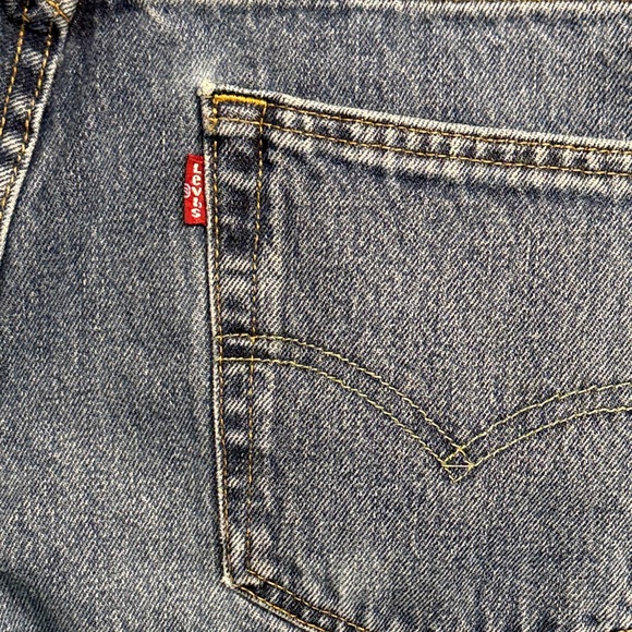 Levi’s 550 Men’s Relaxed Fit Jeans Medium Wash W35 L32 Classic Denim - Picture 3 of 9